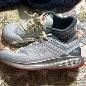 Karhu Women's Athletic Shoes - Light Gray